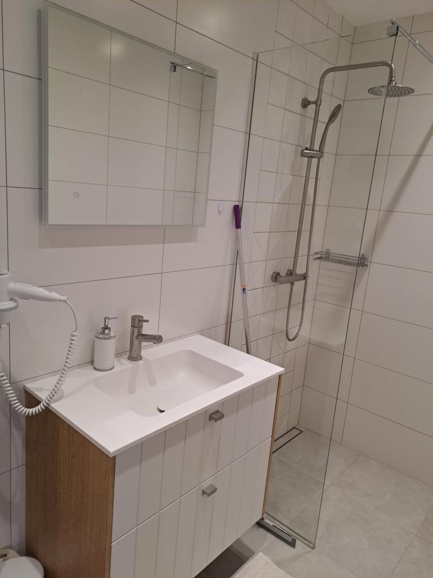 Emajoe Keeltekool Apartment Tartu Esterno foto